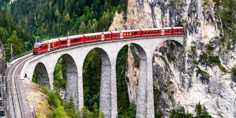 Sua Grand Train Tour