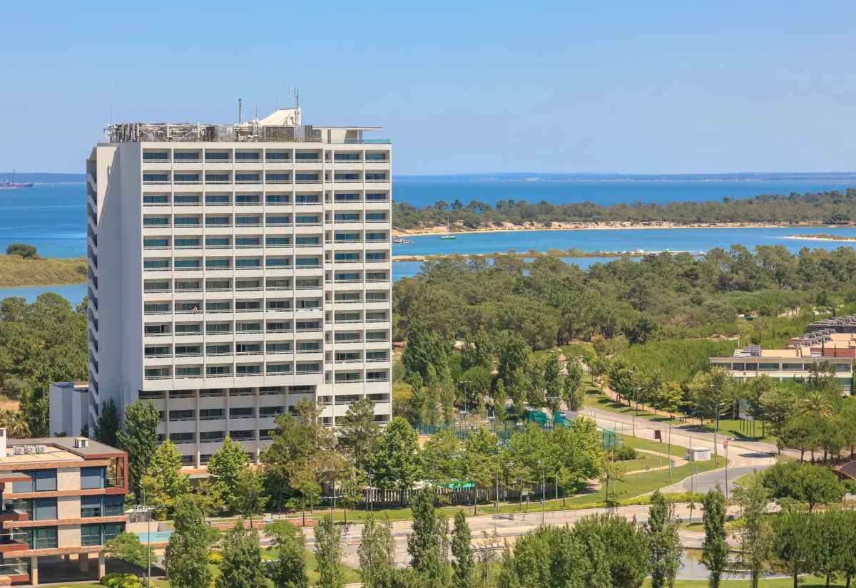  The Pearl Troia