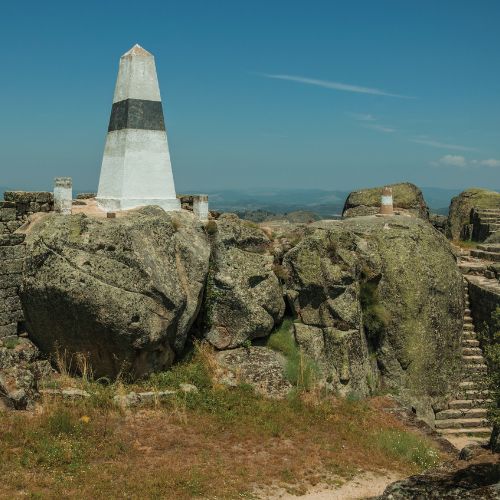 Das Belezas do Douro ao Litoral Algarvio pela m�stica EN2