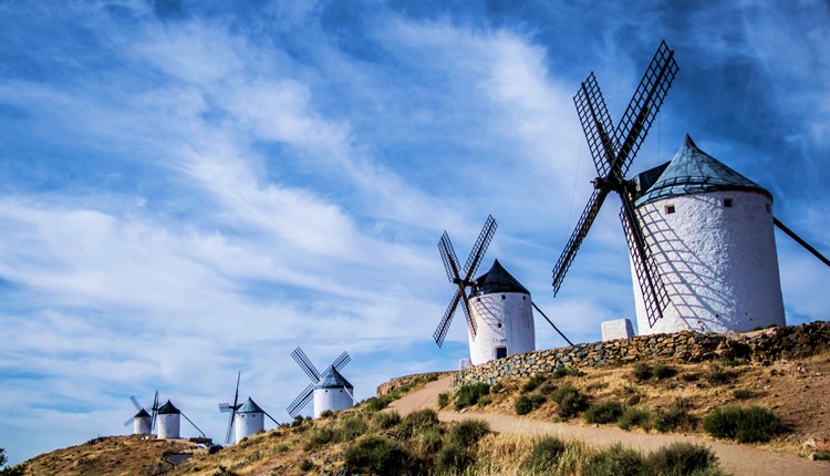 Consuegra e os moinhos de Dom Quixote - Viagens e Caminhos