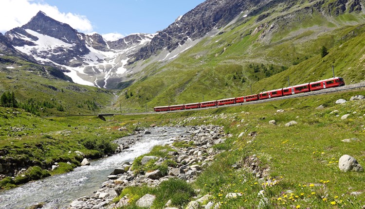 Lagos do Norte com Bernina Express