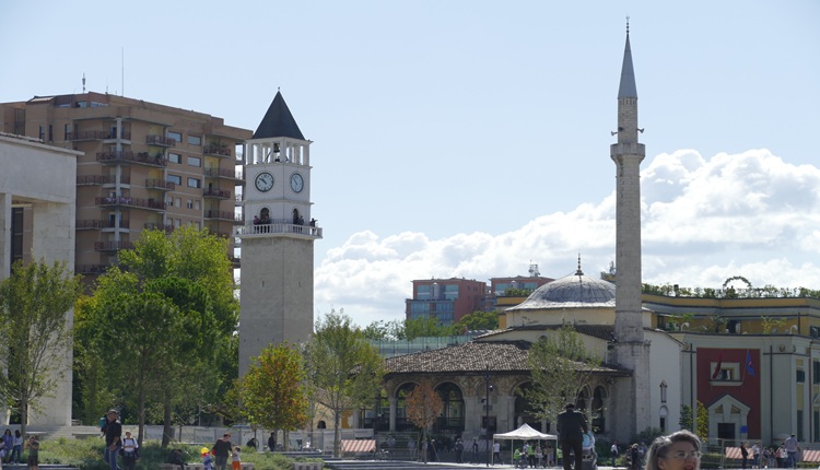 Fim de Ano em Tirana
