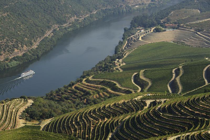 Douro Tur�stico 2020/21 (T-1011)