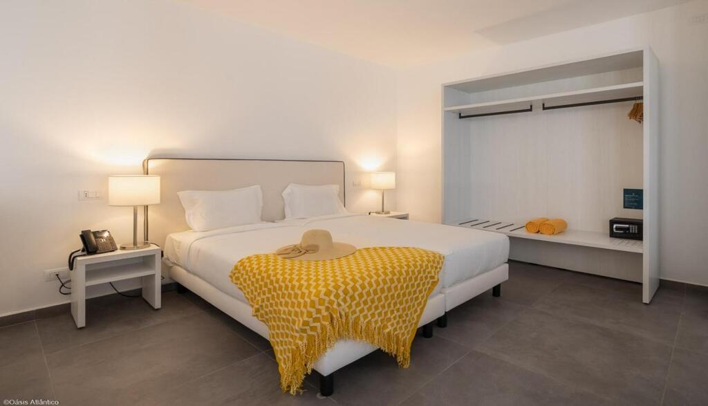 Oasis White Hotel