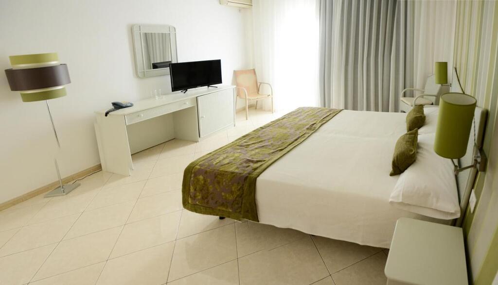 Ouril Hotel Pont�o