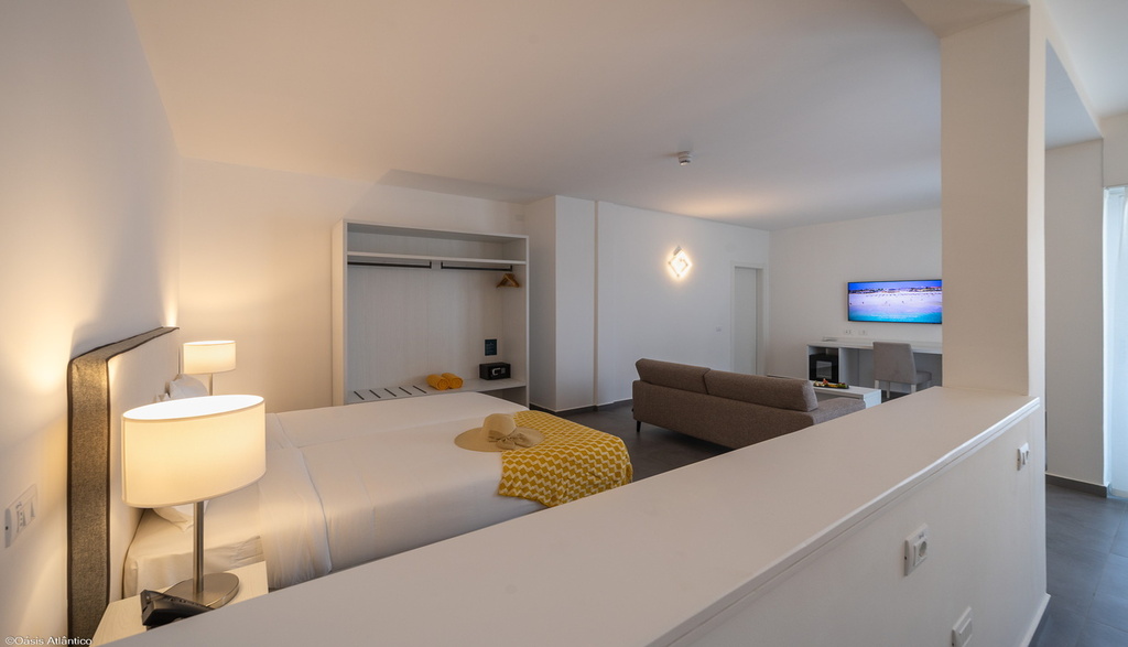 Oasis White Hotel