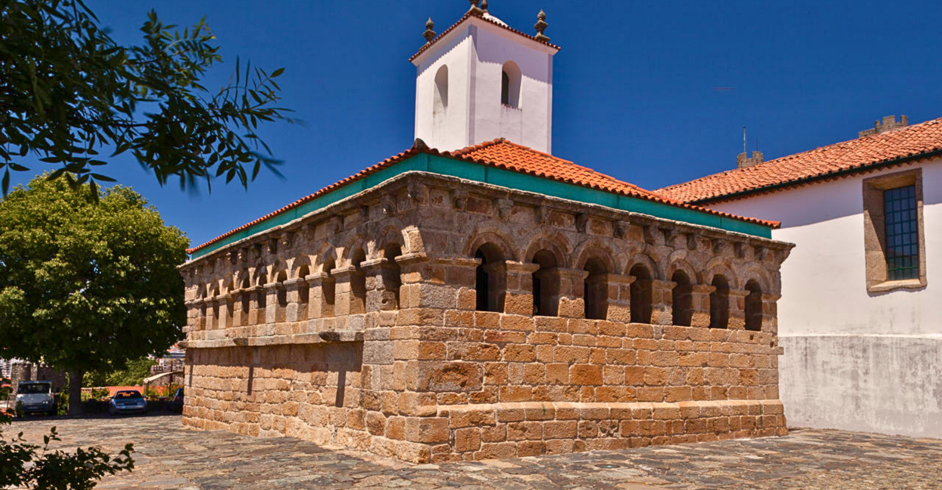 Domus Municipalis, Bragan�a