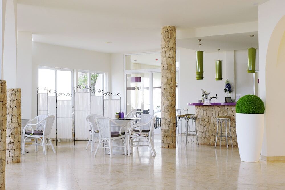 Ouril Hotel Pont�o