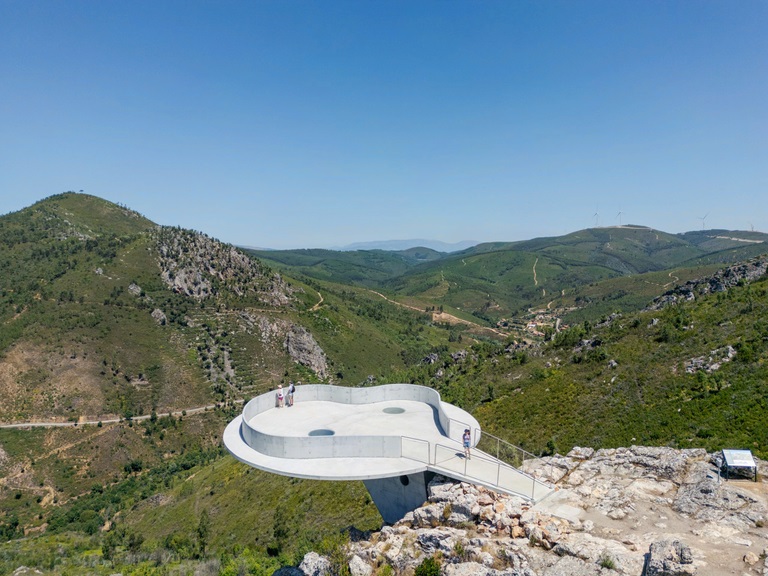  Almo�o de Cabrito Estonado