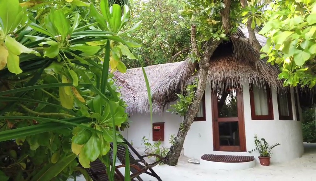 Makunudu Island Resort
