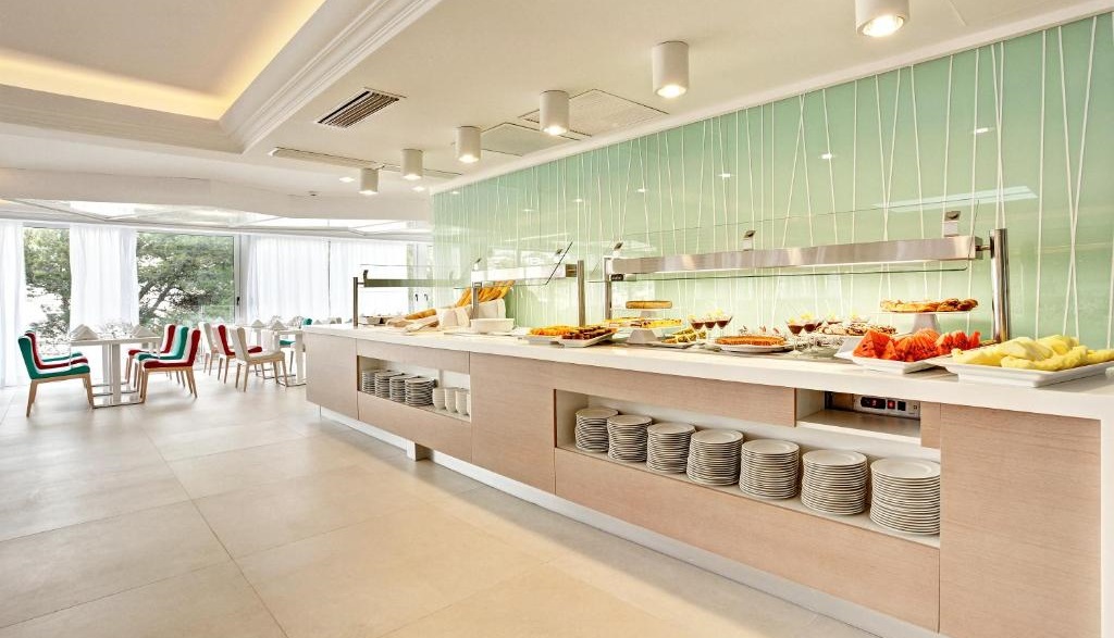 Grupotel Ibiza Beach Resort - Adults Only