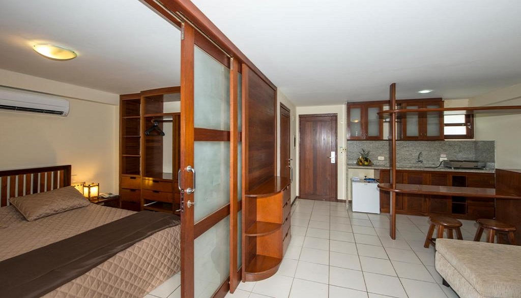 Blue Marlin Apartments 