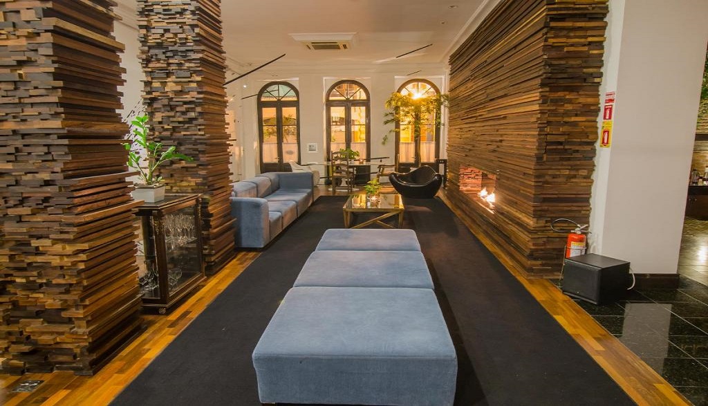 Johnscher By San Juan 