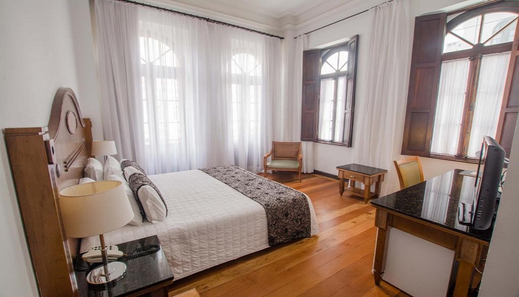 Johnscher By San Juan 