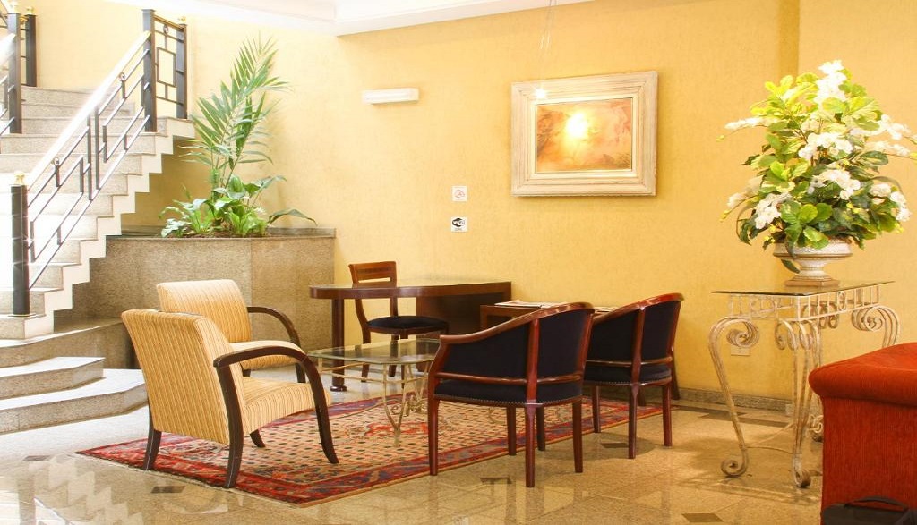 Trevi Hotel & Business 