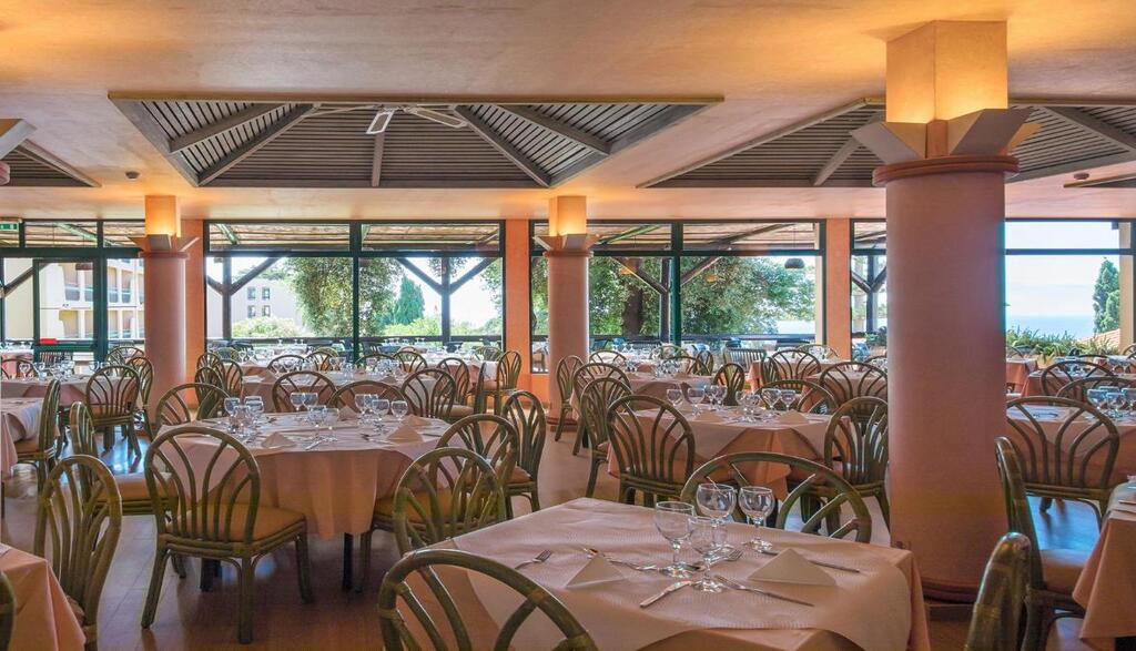 Dom Pedro Garajau Madeira