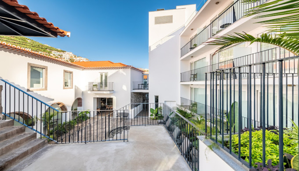 Pestana Fisherman Village