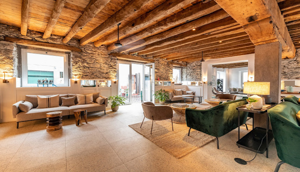 Pestana Fisherman Village