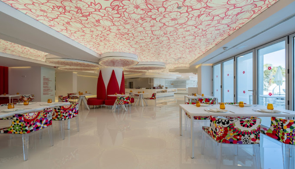 Five Flowers Hotel & Spa