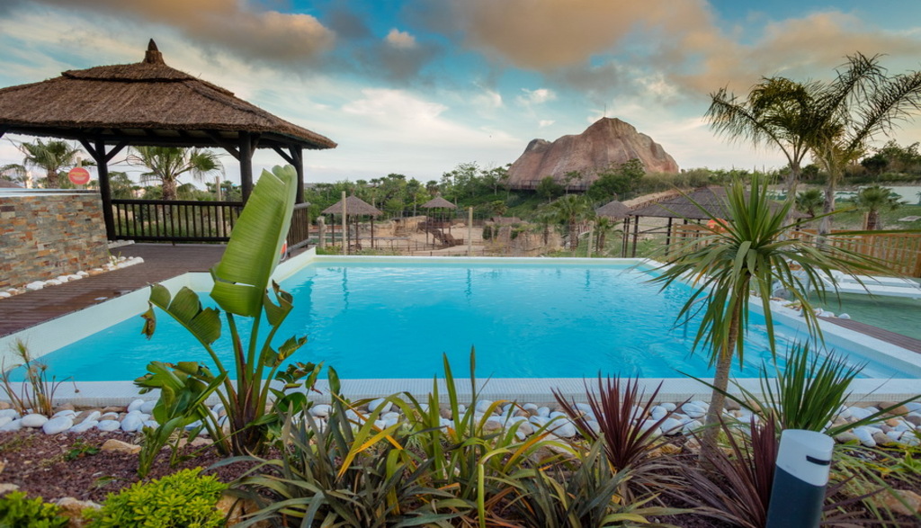 Magic Natura Animal, Water Park & Polynesian Lodge Resort