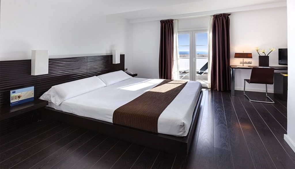 Occidental Santa Cruz Contempor�neo