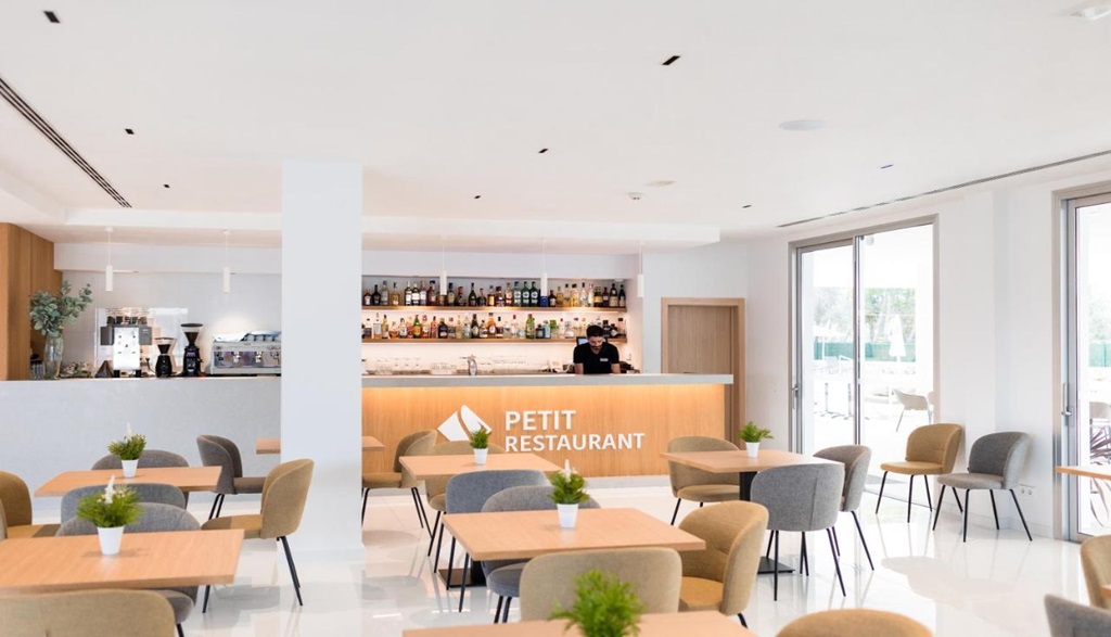 Petit Sagitario - Adults Only