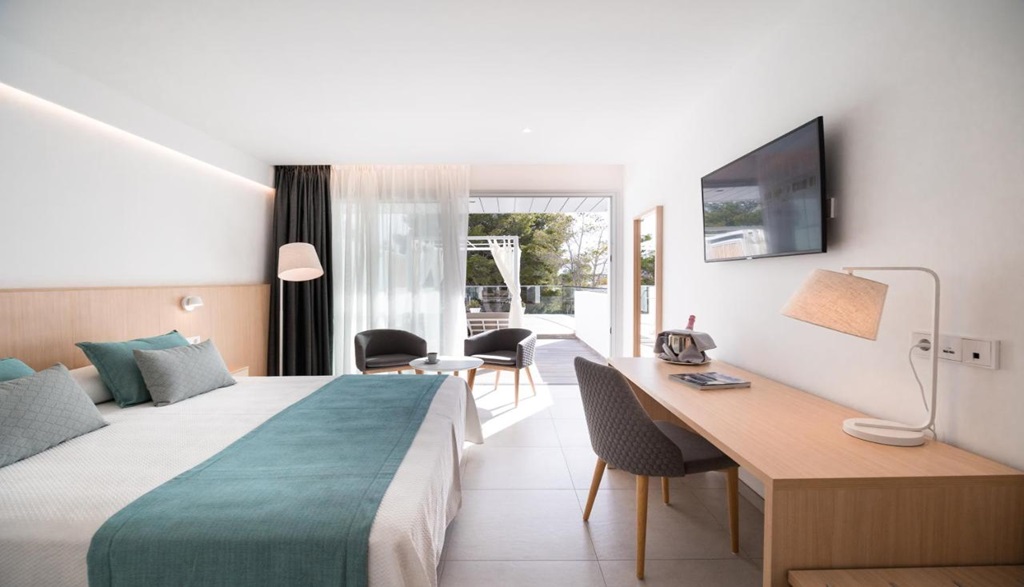 Petit Sagitario - Adults Only