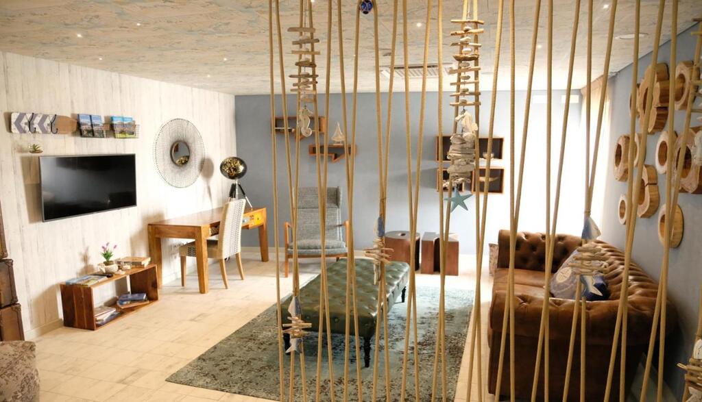 Royal Beach Hostel & Suites