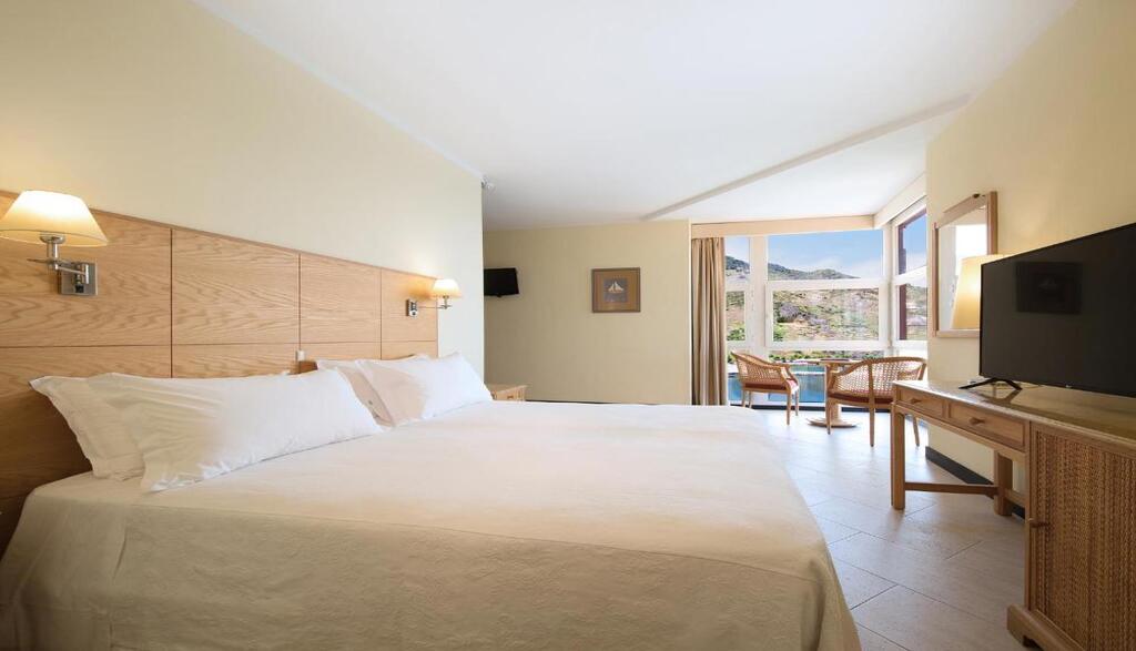 Dom Pedro Madeira, Ocean Beach Hotel