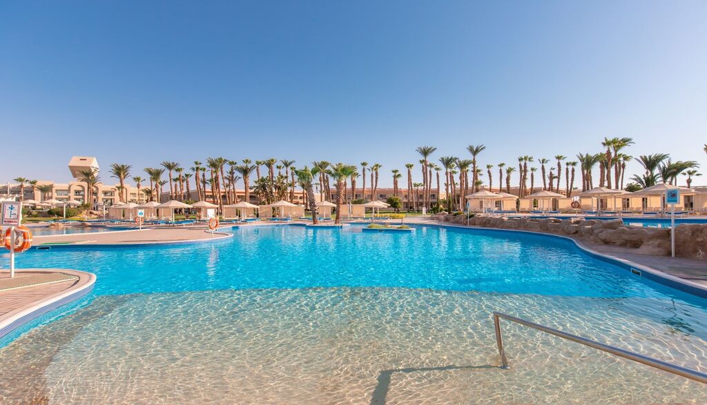 Beach Albatros Resort