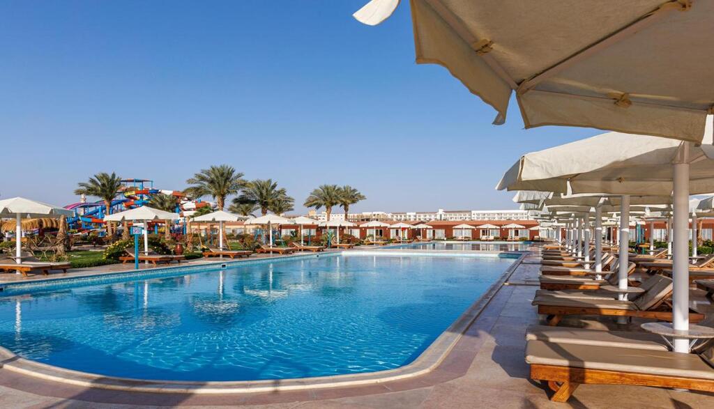 SUNRISE Alora Aqua Park Resort