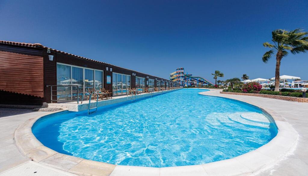 SUNRISE Alora Aqua Park Resort