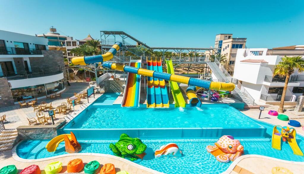 La Rosa Waves Beach Aqua Park