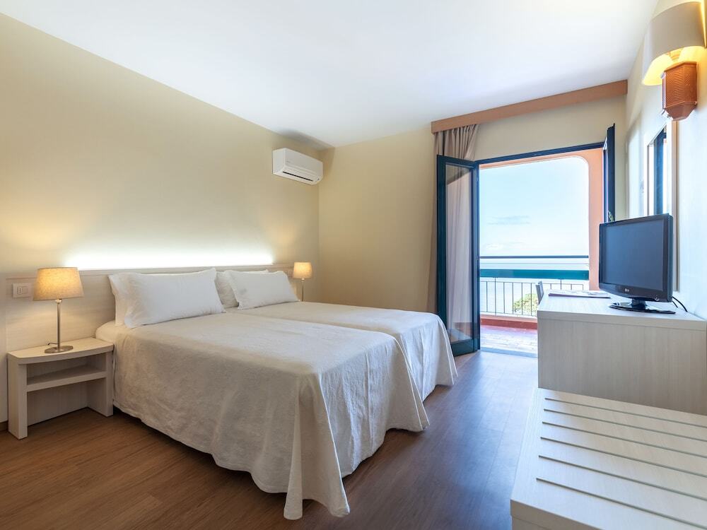 Garajau Madeira Hotel Ocean & Nature Apartments
