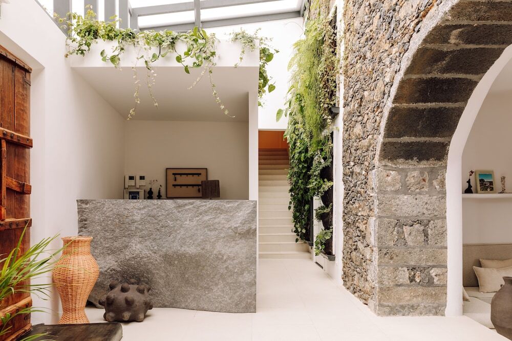 White Exclusive Suites & Villas