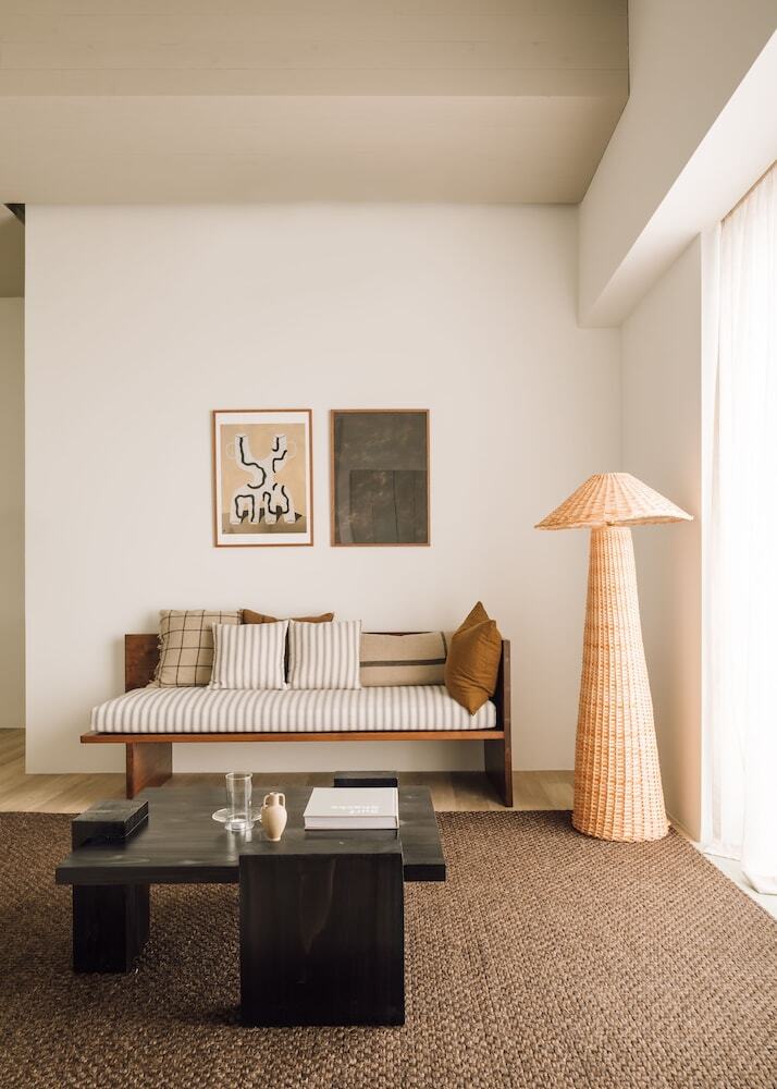 White Exclusive Suites & Villas