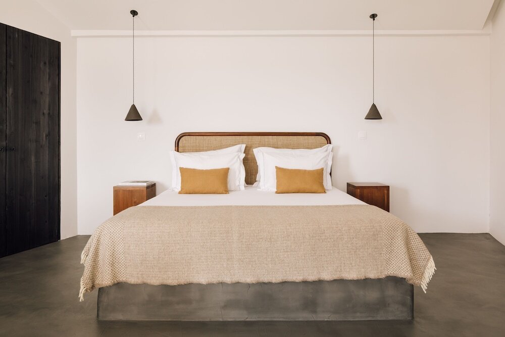 White Exclusive Suites & Villas