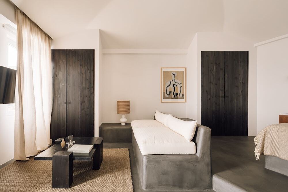 White Exclusive Suites & Villas