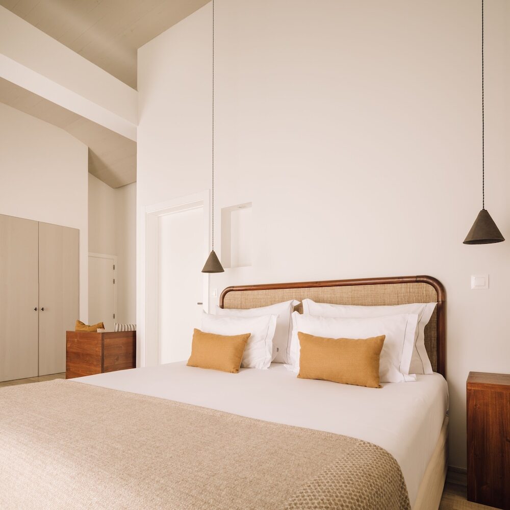 White Exclusive Suites & Villas