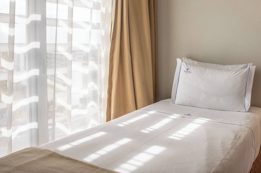 VIP Executive Azores Hotel