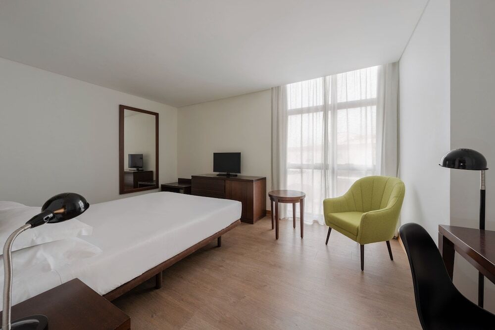 Neat Hotel Avenida