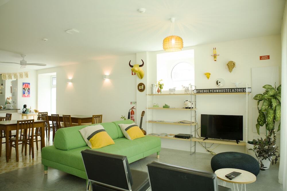The Holy Cow - Hostel & Suites
