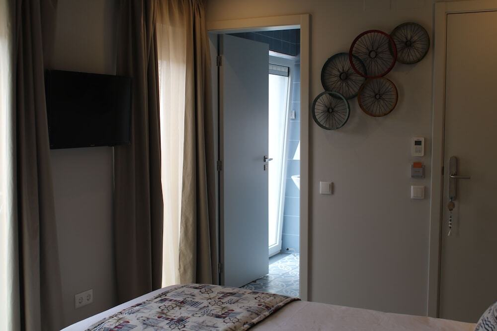 Royal Beach Hostel & Suites