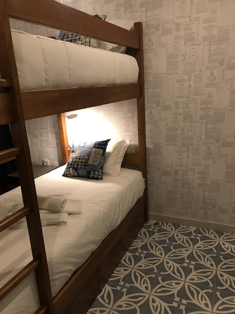 Royal Beach Hostel & Suites