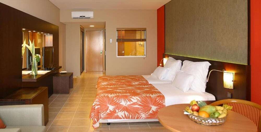 Pestana Tr�pico