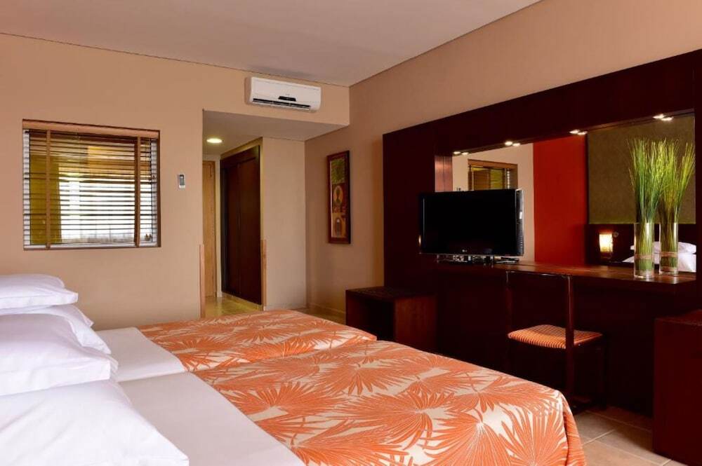 Pestana Tr�pico
