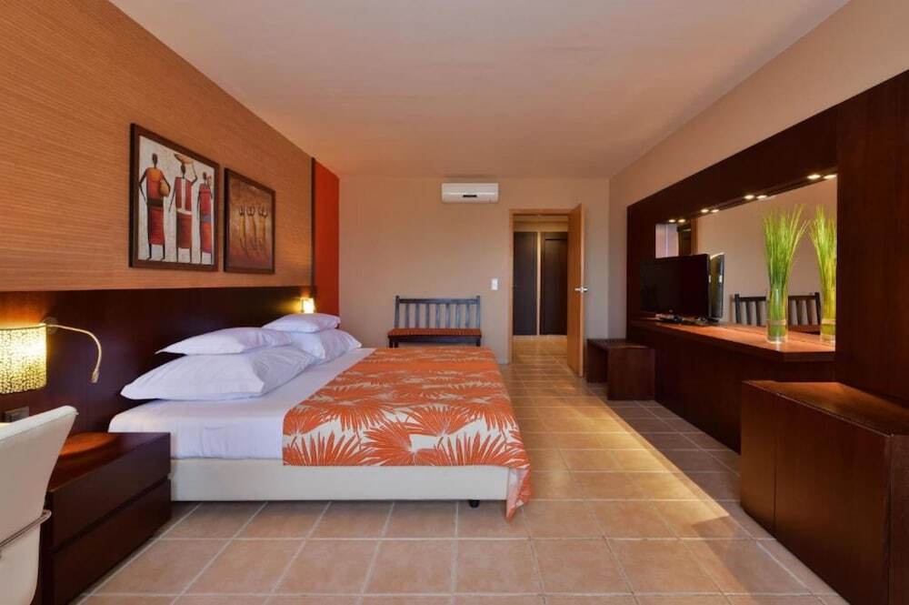 Pestana Tr�pico