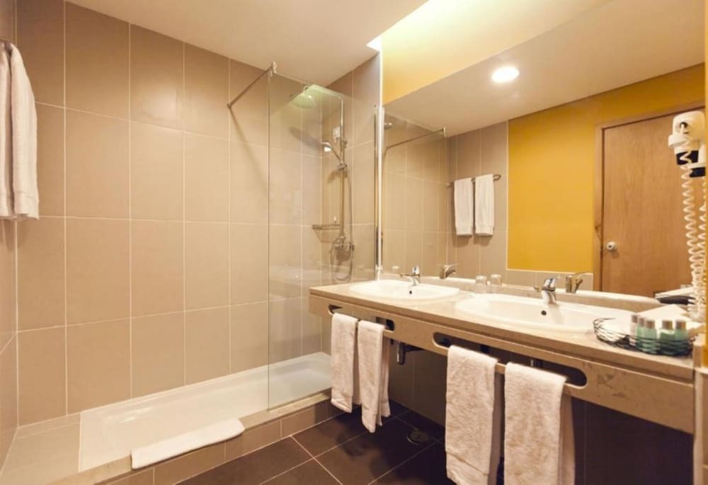 Pestana Tr�pico
