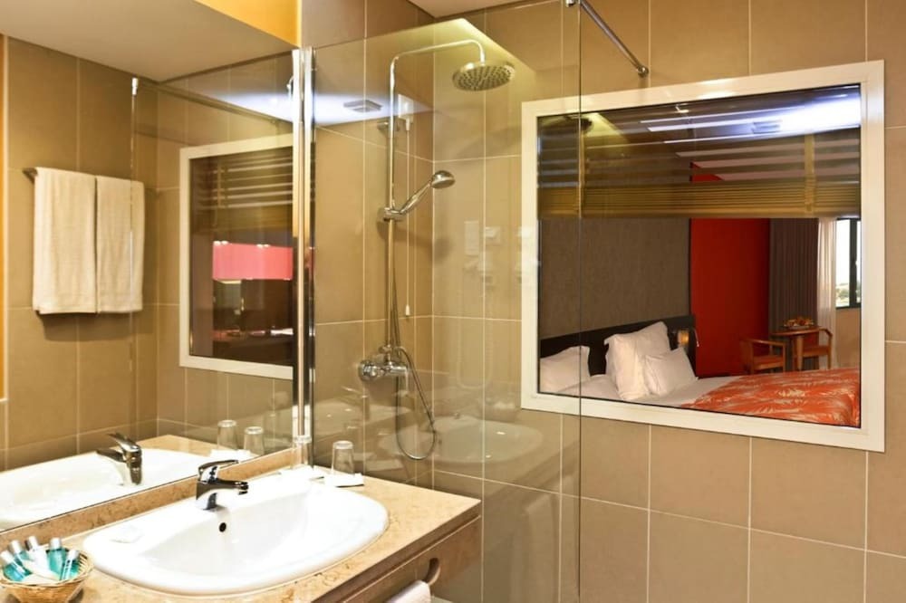 Pestana Tr�pico