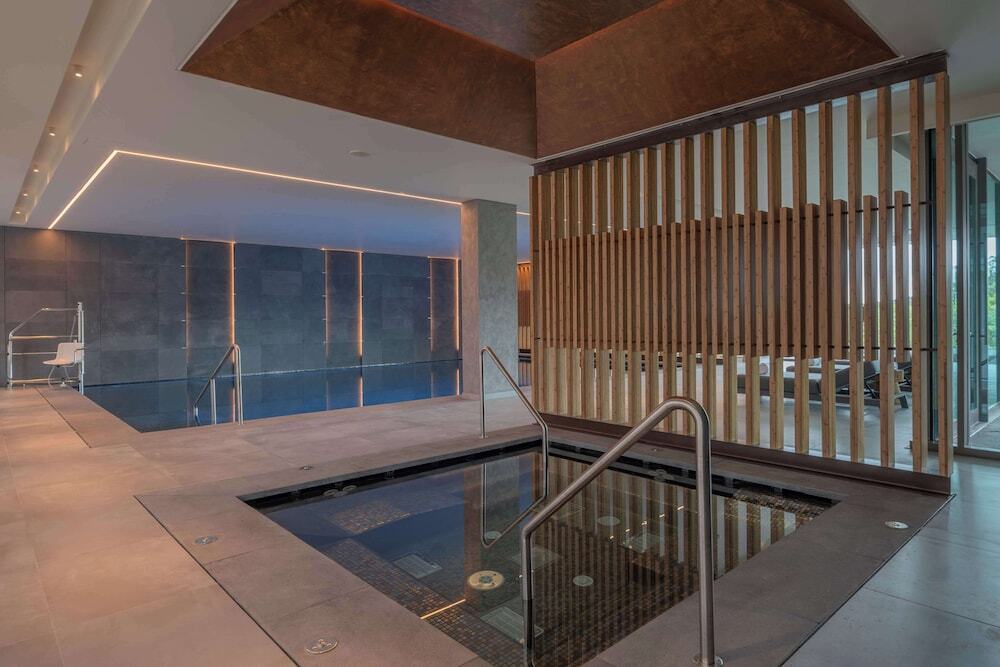 DoubleTree by Hilton Lagoa Azores